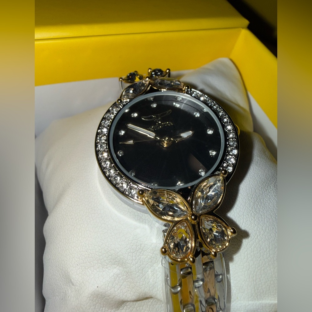 ⌚️NWT! Invicta Women's Watch - 30mm, Silver & Gold